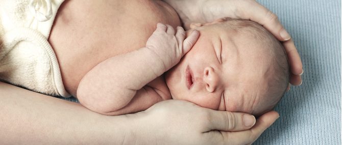 Des bébés nés dans la controverse